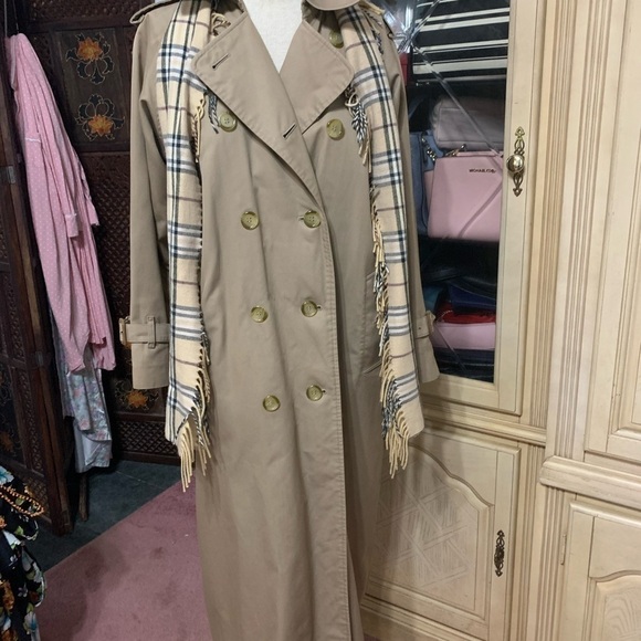 VINTAGE Burberrys trenchcoat - Picture 2 of 14